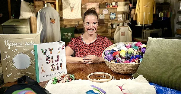 Šárka Syslová: Kurz moderní výšivky (recenze)