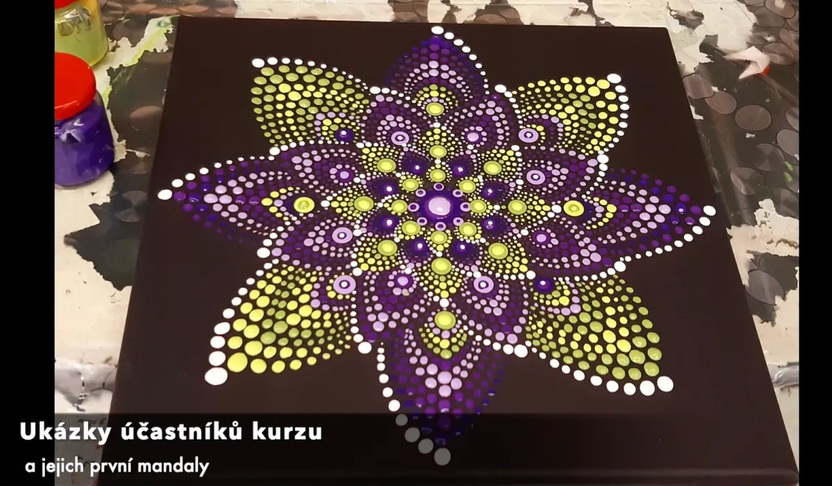 Tečkovaná mandala z online kurzu Lucie Čapkové na Kurzech pro radost
